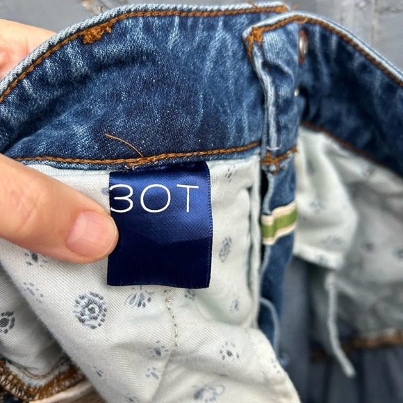 Pilcro Retro High-Rise Flare Jeans, size 30T - Picture 13 of 14